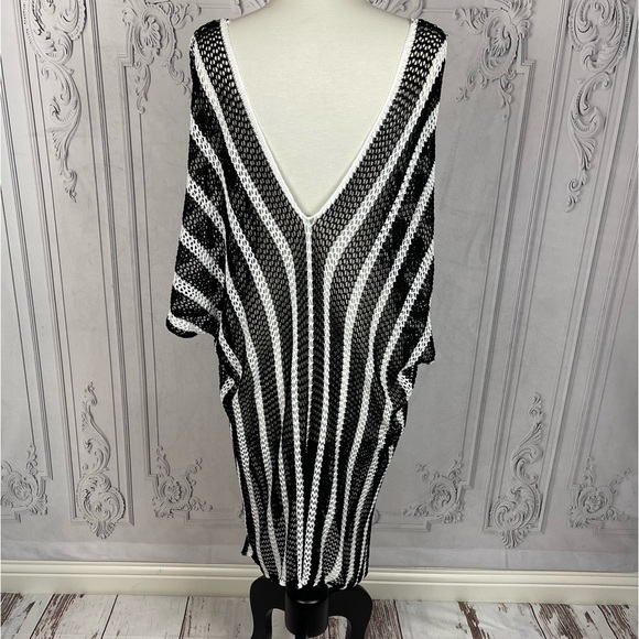 Classy Black and White Striped Plus Size Swimsuit Coverup - Picture 7 of 7